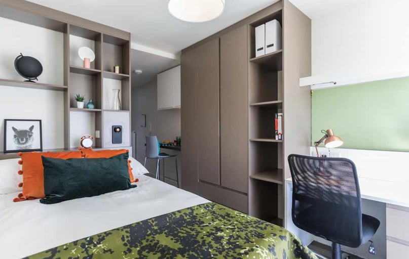 Gold Studio, Arbury Court, 173 Kingston Road, New Malden, Kingston - Image 1