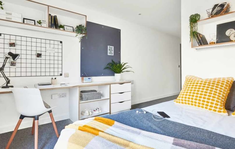 Ensuite Platinum, 41 Castle Street, De Montfort University, Leicester - Image 1