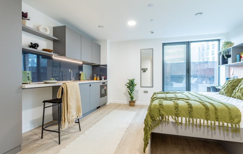 Studio Deluxe, Waterside, 58-62 Avon Street, City Centre, Bristol - Image 1