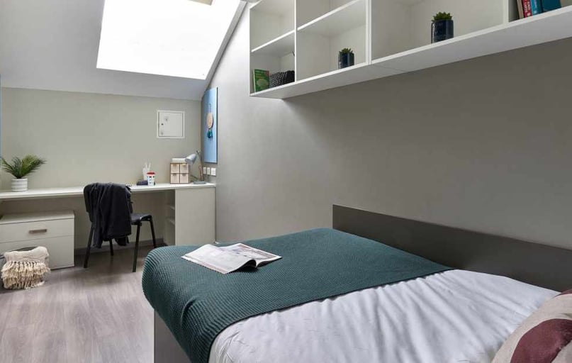 Ensuite Penthouse, Gosford Gate, 1 Far Gosford Street, Far Gosford, Coventry - Image 1
