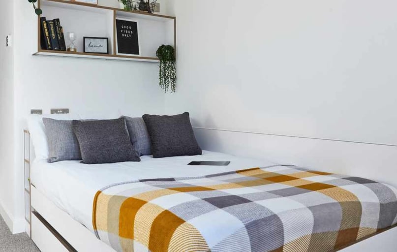 Ensuite Platinum Plus, 41 Castle Street, De Montfort University, Leicester - Image 1