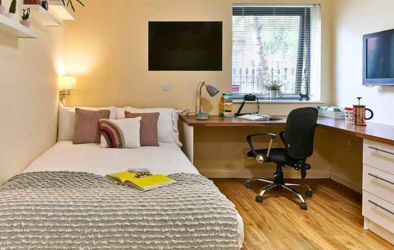 Studio Classic, The Hub, 21-25 South Lambeth Road, Vauxhall, London - Image 1