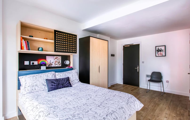 Deluxe En Suite, Dominick Place, 25-29 Dominick Street Upper, City Centre, Dublin - Image 1