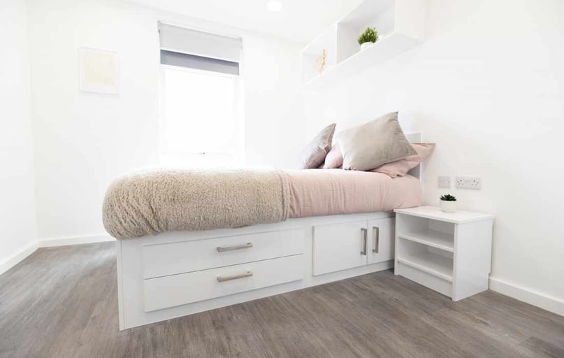 5 Bed Classic En-suite, The Cavendish, Winnall Close, Winnall, Winchester - Image 1