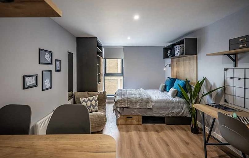 Premium Studio, Carters Yard, 14-16 Dumbarton Road, City Centre, Stirling - Image 1