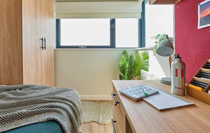 Ensuite Platinum, 17a Christchurch Road, City Centre, Bournemouth - Image 1