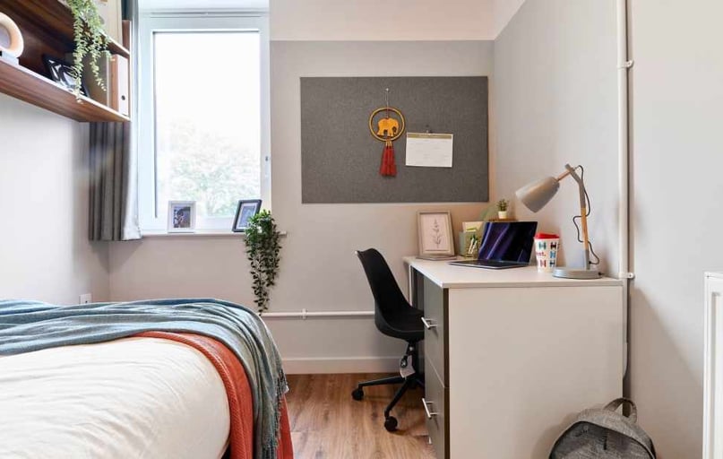 Ensuite Silver, The Helix, North End Road, Wembley, London - Image 1