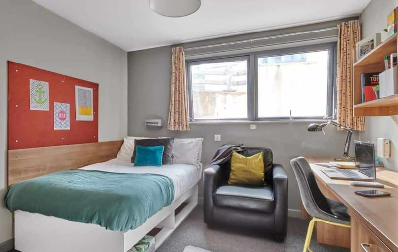 Classic Studio, The Northfield, New North Road, St Davids, Exeter - Image 1