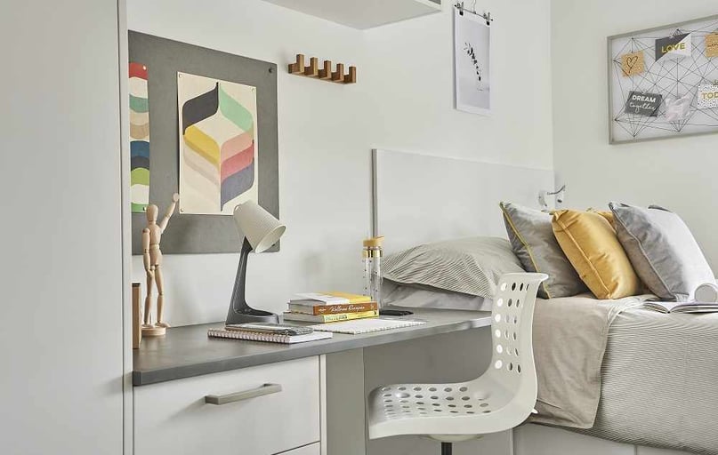 8 Bed Cluster En-suite - Classic , The City Arcade, 108 Fore Street, City Centre, Exeter - Image 1