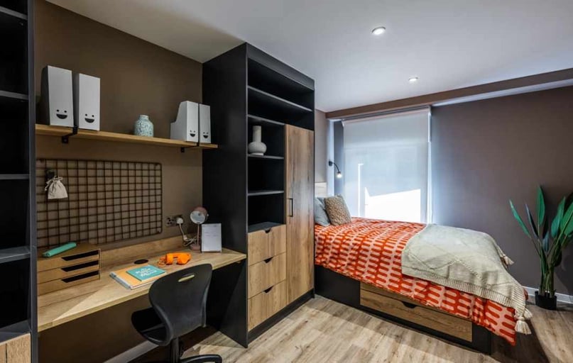 Classic Studio, Murieston Crescent, Dalry, Edinburgh - Image 1