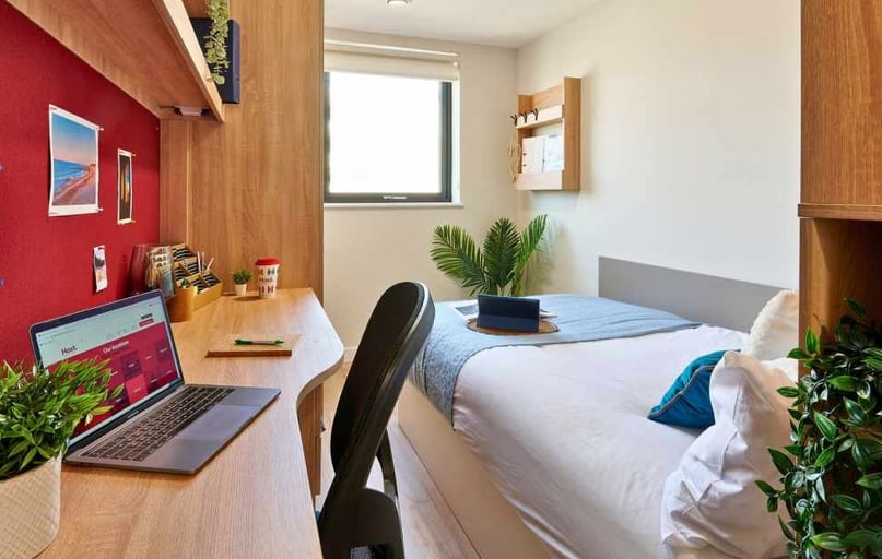 Ensuite Gold, 17a Christchurch Road, City Centre, Bournemouth - Image 1