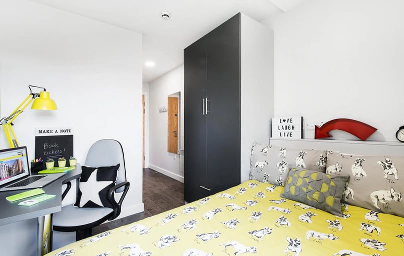 Standard Room - 2 Bed Flat, Austen House, Back of the Walls, City Centre, Southampton - Image 1