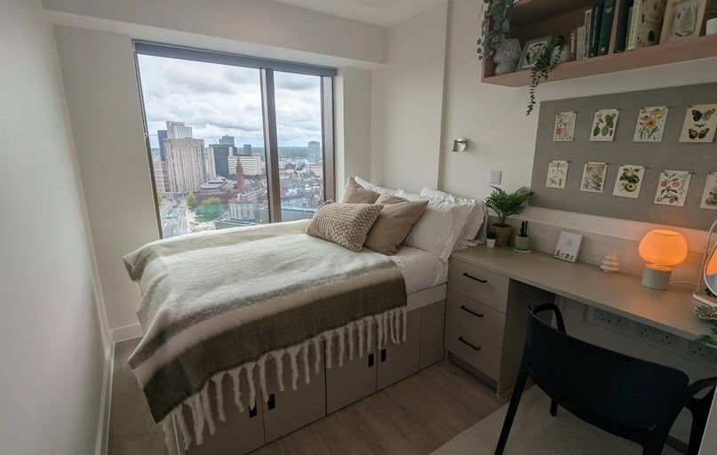 Classic Ensuite (Floors 26-32), Crown Place, 75 Lancaster Street, City Centre, Birmingham - Image 1