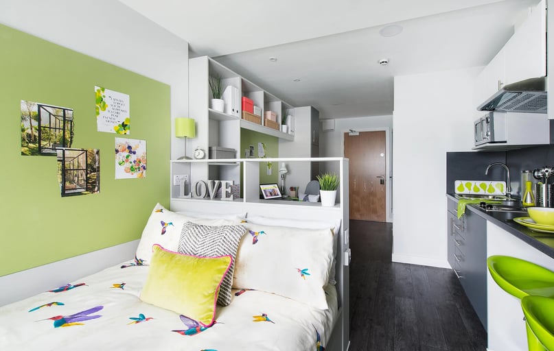 Classic Studio, Austen House, Back of the Walls, City Centre, Southampton - Image 1