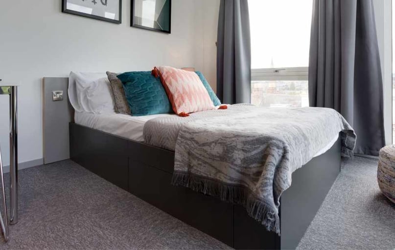 Studio Deluxe, Queen Street Studios, Queen Street, City Centre, Exeter - Image 1