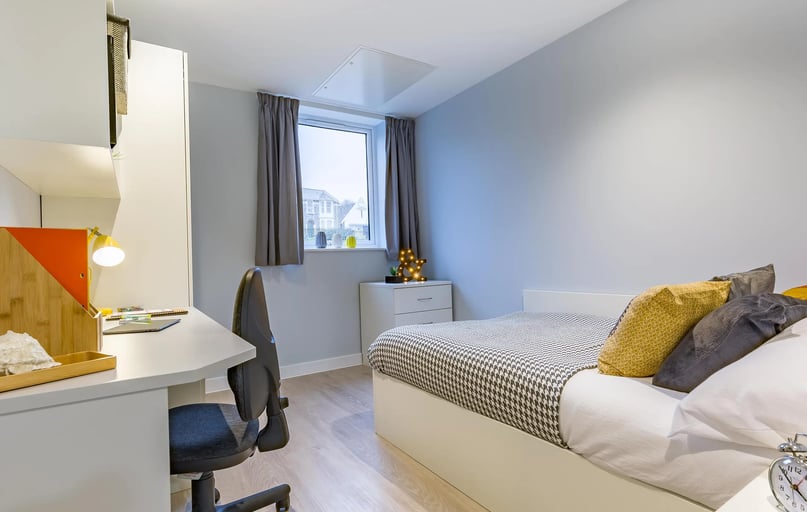 5 Bed Club En-suite, Mary Parker House, 17 Apsley Road, Mutley, Plymouth - Image 1