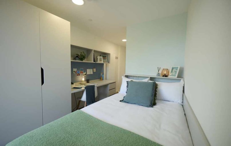 Silver Ensuite, Brigg Point, Gas Lane, City Centre, Bristol - Image 1