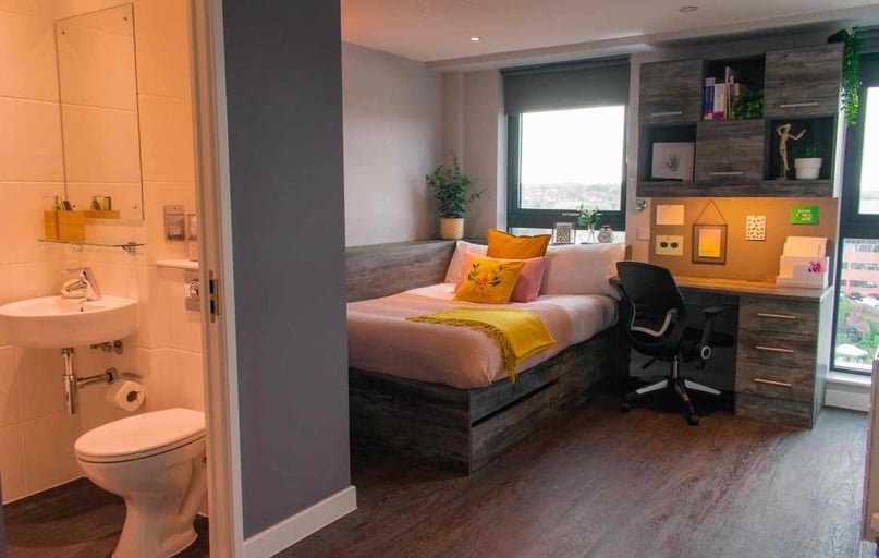 4 bed Penthouse, Queens Court, 15 Queens Walk, City Centre, Reading - Image 1