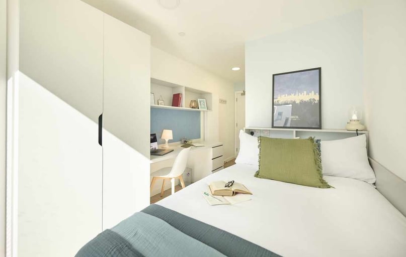 Bronze Ensuite, Brigg Point, Gas Lane, City Centre, Bristol - Image 1