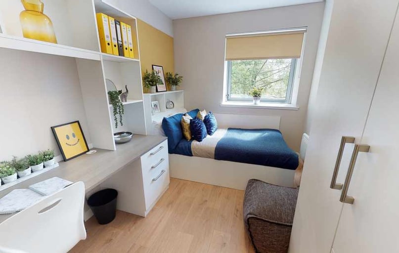 5 Bed Classic En-suite, Centro House, Wellgreen Place, Central, Stirling - Image 1