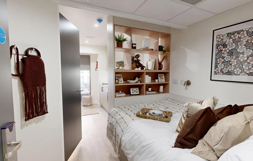 Classic Studio Plus (Floors 10-19), Crown Place, 75 Lancaster Street, City Centre, Birmingham - Image 1