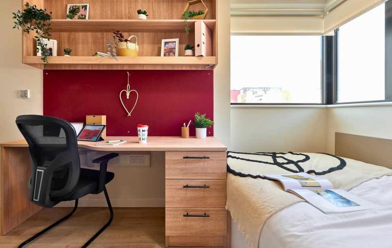 Ensuite Bronze Plus, 17a Christchurch Road, City Centre, Bournemouth - Image 1