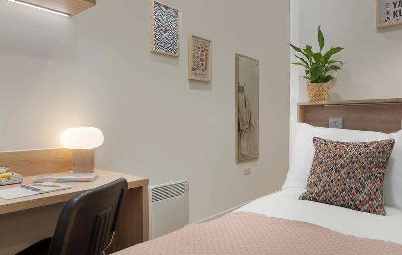 Classic Ensuite , St Crispin's House, Duke Street, City Centre, Norwich - Image 1