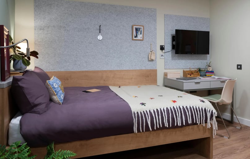 Large Double Studio, The Curve, 14 Fieldgate Street, Shoreditch, London - Image 1