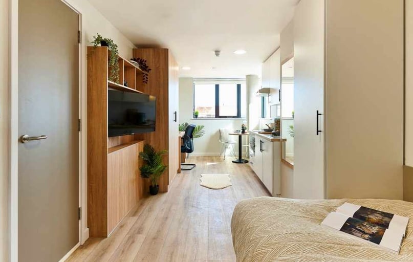 Studio Platinum, 17a Christchurch Road, City Centre, Bournemouth - Image 1