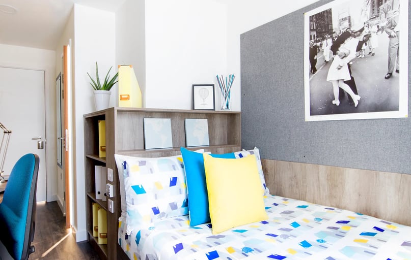 En Suite - 5 Bed Flat, Catherine House, Stanhope Road, City Centre, Portsmouth - Image 1