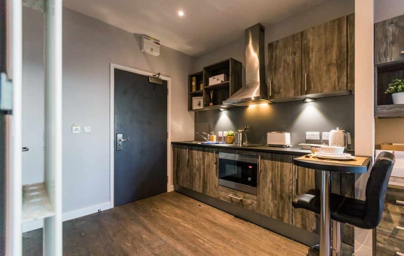 Platinum Studio, Queens Court, 15 Queens Walk, City Centre, Reading - Image 1