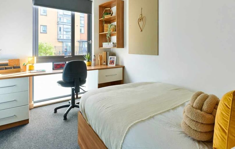 Ensuite Accessible Gold, Cavendish Place, 20 Wilmott Street, Manchester Metropolitan University, Manchester - Image 1