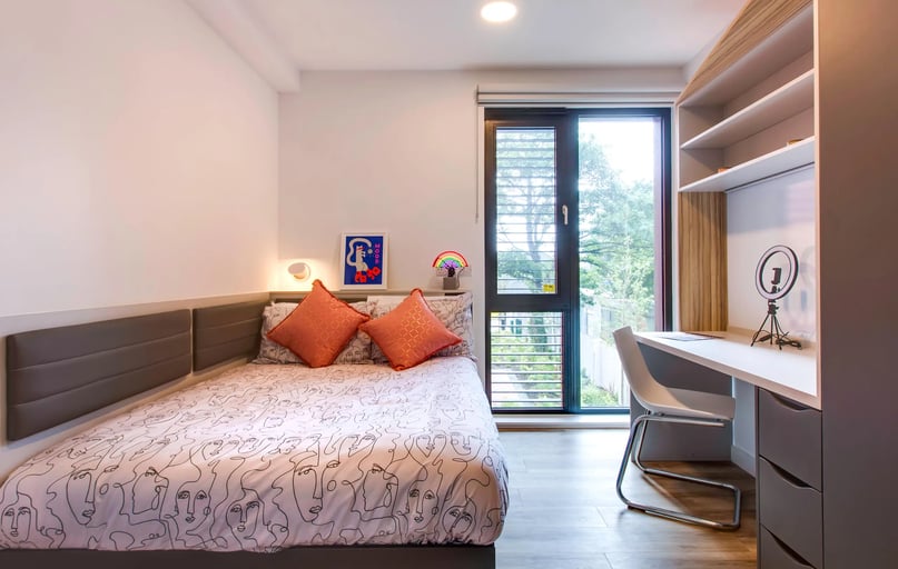 Townhouse Standard En Suite, Highfield Park, 274 North Circular Road, City Centre, Dublin - Image 1