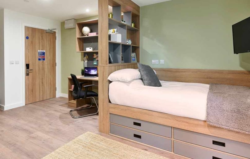 Studio Premium, Southampton Crossings, Cumberland Place, Portswood, Southampton - Image 1