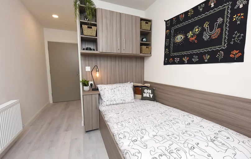 Standard En-suite, Melbourn Point, Rossa Avenue, Bishopstown, Cork - Image 1