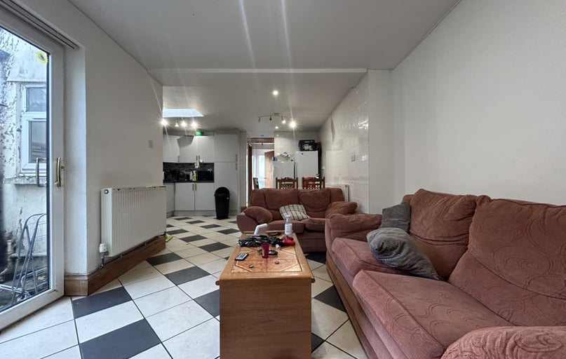 Cathays, Cardiff - Image 1
