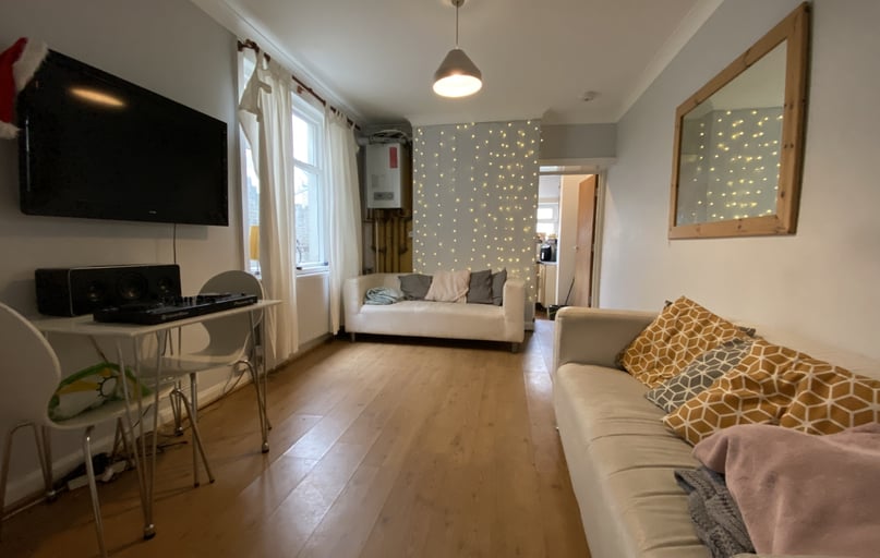 Cathays, Cardiff - Image 1