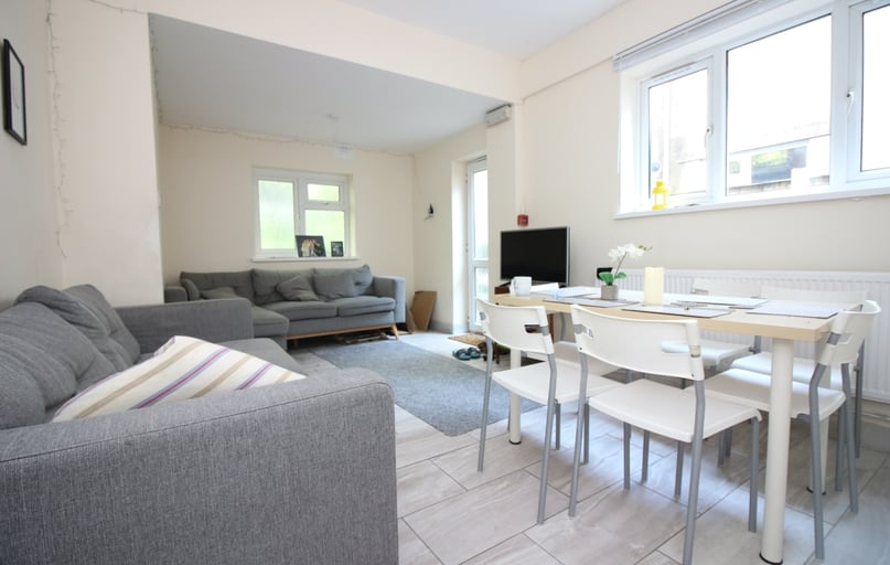 Cathays, Cardiff - Image 1