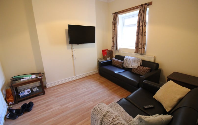 Cathays, Plasnewydd, Cardiff - Image 1