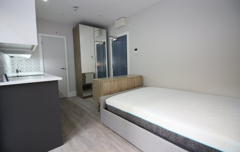 Cathays, Cardiff - Image 1