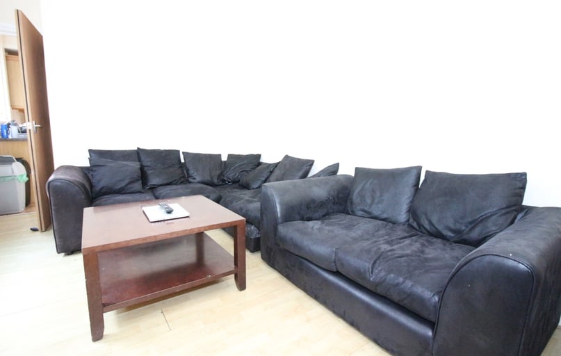 Cathays, Cardiff - Image 1