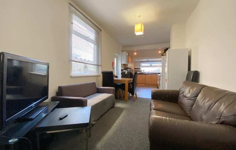 Cathays, Cardiff - Image 1