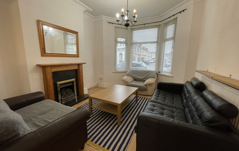 Splott, Cardiff - Image 1