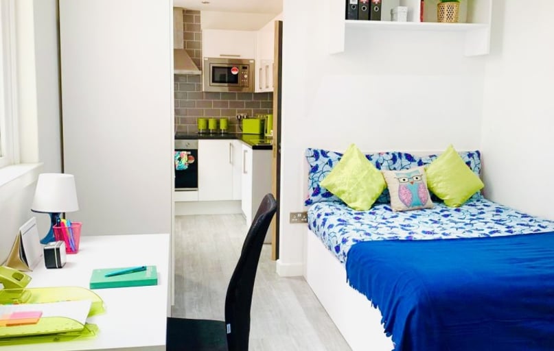 (Large Studio) Demontfort Street, Highfields, Leicester - Image 1