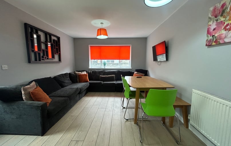Cathays, Plasnewydd, Cardiff - Image 1