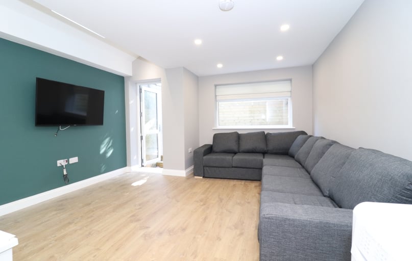 Cathays, Plasnewydd, Cardiff - Image 1