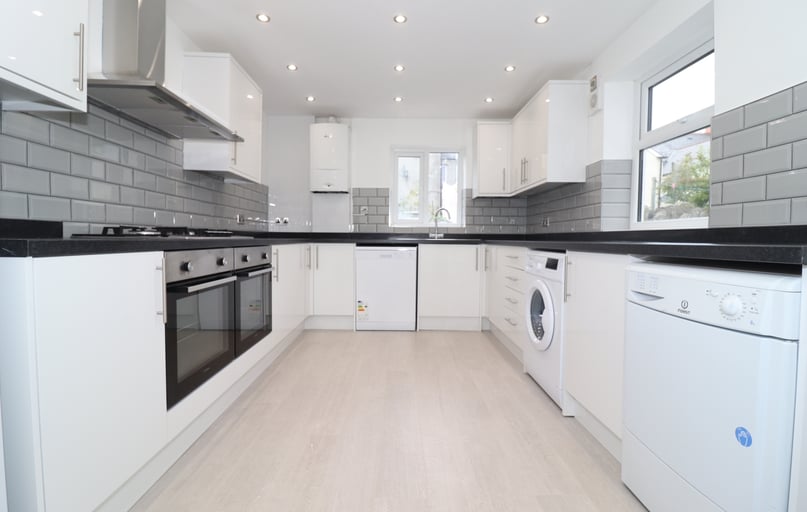 Roath, Plasnewydd, Cardiff - Image 1