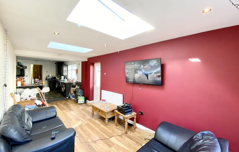 Cathays, Plasnewydd, Cardiff - Image 1