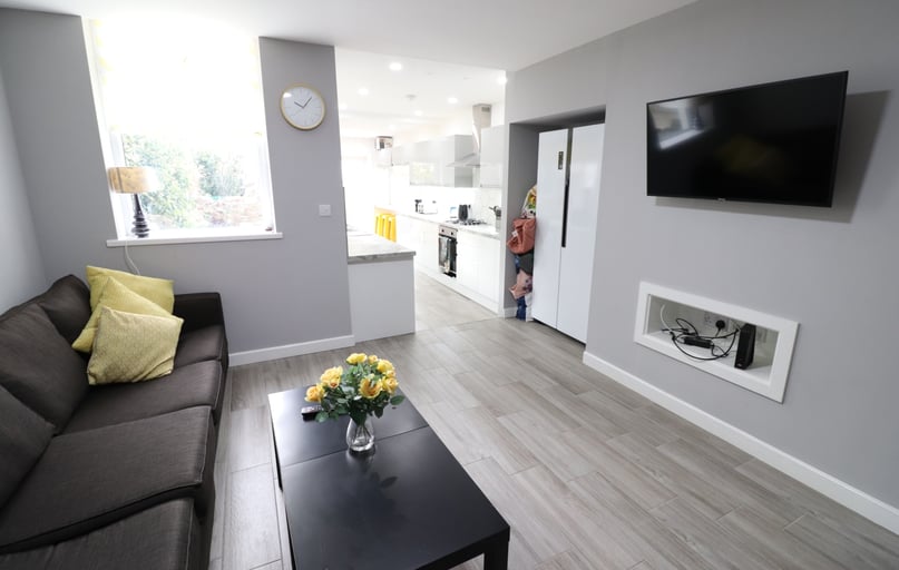 Cathays, Cardiff - Image 1