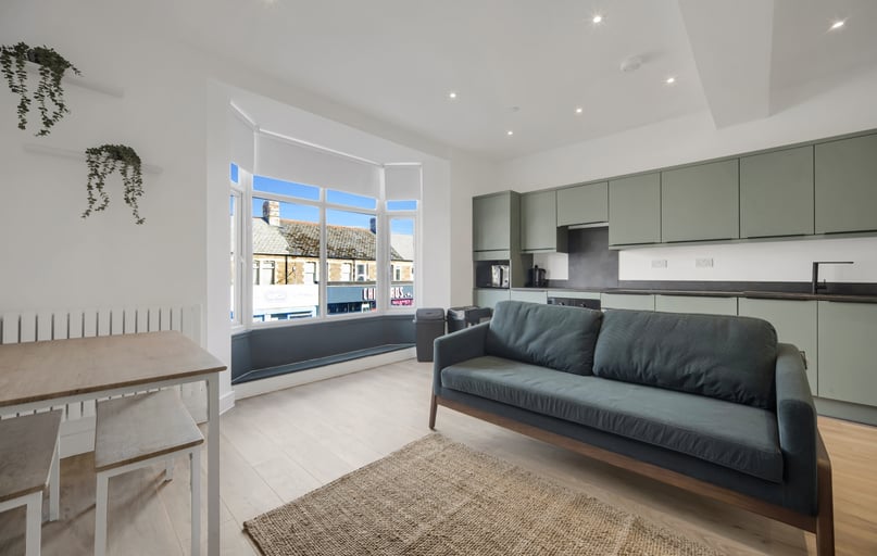 Roath, Plasnewydd, Cardiff - Image 1